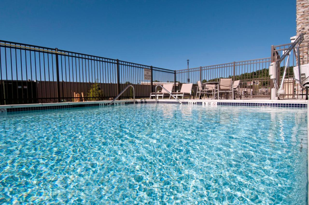 Express & By Ihg Hotel 2*